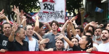 La oposición discute la posibilidad de confluir en un frente anti-Milei para las elecciones de medio término