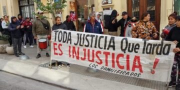 Protesta de ahorristas en Juzgado Federal por Caso Bacchiani
