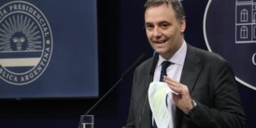 Villarruel mantiene su agenda propia y crece la tensión con la mesa chica del Gobierno