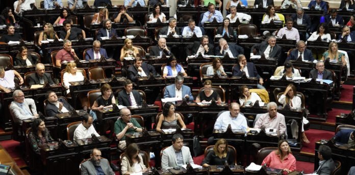 La Libertad Avanza: Lourdes Arrieta filtró los proyectos de diputados libertarios para liberar a genocidas