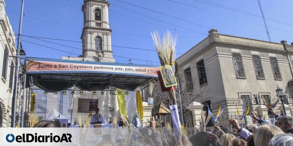Organizaciones sociales y políticas confluyen en San Cayetano en una nueva marcha opositora