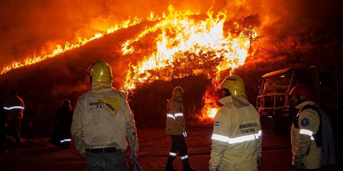 Alerta de peligro extremo por incendios forestales en Catamarca
