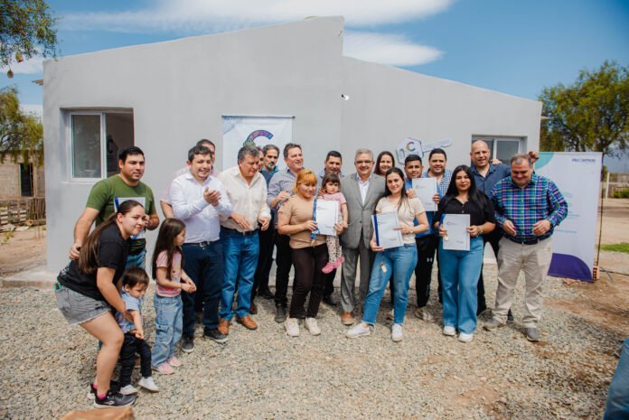 Capayán: Jalil entregó viviendas e inauguró el Centro de Desarrollo Infantil