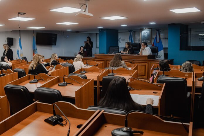 Diputados junto a profesionales analizaron la problemática de la ludopatía en menores