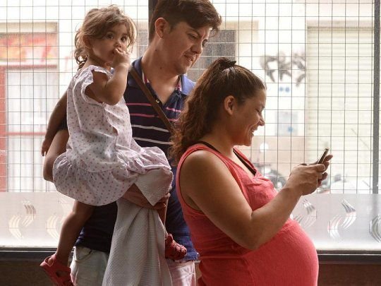 El Gobierno asegura que con AUH y tarjeta Alimentar se cubre casi el 98% de la canasta básica alimentaria