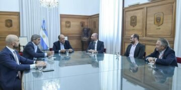 El Gobierno negocia con empresas en apuros para entregar servicios de Aerolíneas Argentinas