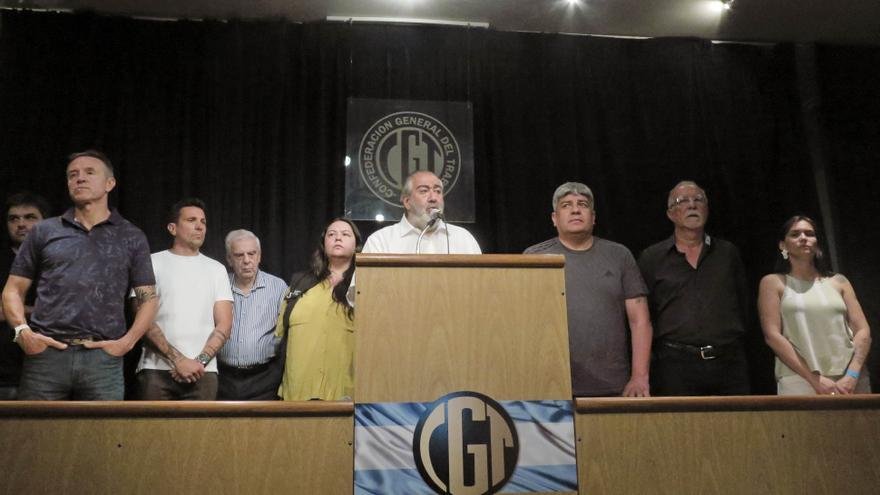 En medio de la reforma laboral, la CGT se llevó el apoyo del Papa que también se reunirá con Pettovello y Grabois