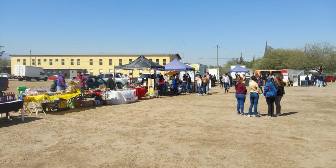 Este jueves volvió el Mercado Itinerante al CAPE