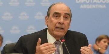 Francos: “Seguimos trabajando con los cordobeses para controlar los incendios”