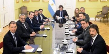La movilización contra el veto de Milei terminó con represión a las afueras del Congreso