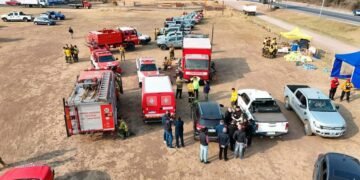 Milei sobrevoló la zona de incendios en Córdoba con el gobernador Llaryora