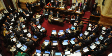Otro revés para el Gobierno: la oposición rechazó el DNU que aumentó los gastos reservados de la SIDE