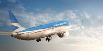 Qué significa el no-anuncio del Gobierno sobre Aerolíneas Argentinas: aún está muy lejos la privatización