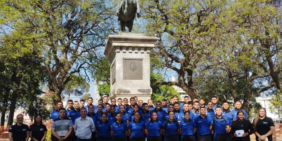 Capacitación sobre la historia y cultura provincial para alumnos cadetes