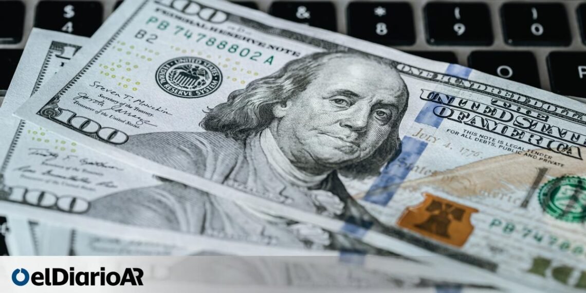 El dólar blue perforó el piso de $1200 y aseguran que el «veranito cambiario» seguirá