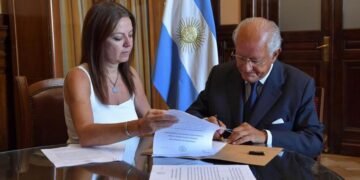 El Gobierno admite que una ONG que impulsa la abstinencia sexual capacitó a funcionarios sobre la ESI en las escuelas