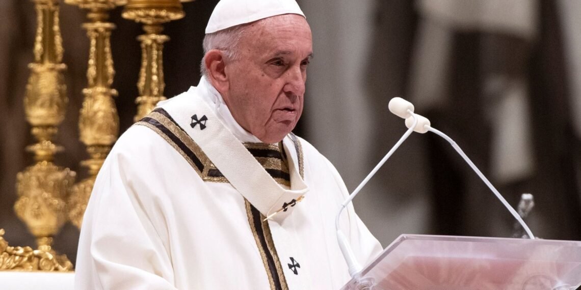 El Papa Francisco canoniza a 14 nuevos santos en la Plaza de San Pedro