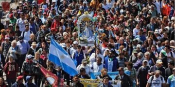 Inició la 50ª Peregrinación Juvenil a Luján con el lema “Madre, bajo tu mirada buscamos la unidad”