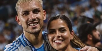 Leandro Paredes y Camila Galante revelan el nombre y sexo de su tercer hijo: un emotivo anuncio rodeado de amigos y familia