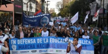 Milei redobla su cruzada ideológica contra las universidades y abre una puerta al arancelamiento