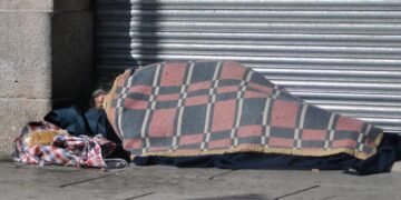 Vivió dos años en la calle y ahora ayuda a los ‘sin techo’ de Buenos Aires: “Sus historias son las de cualquiera”