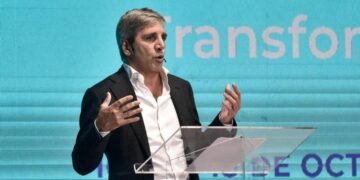 El éxito del nuevo blanqueo: bancos llenos, dólar barato por un buen rato y evasores en fila
