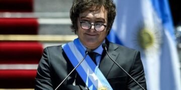 El gobierno argentino saludó a Yamandú Orsi por su victoria en el balotaje