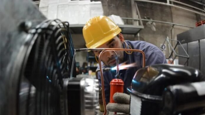 La actividad económica decayó un 3,3% interanual en septiembre