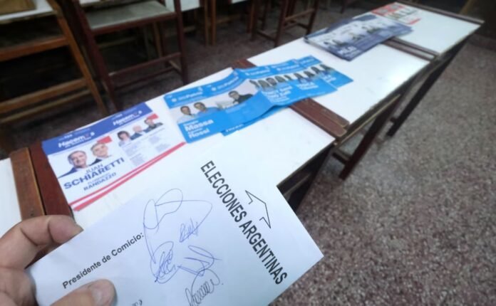 La mayoría apoya eliminar las PASO y el financiamiento público a los partidos políticos, revela encuesta