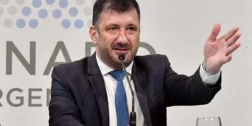 El kirchnerismo le solicitó una sesión especial para expulsar al senador Kueider