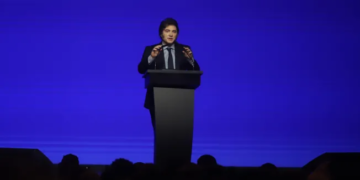 Javier Milei recibió en Montevideo el Premio al Liderazgo Regional