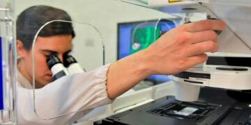 Se multiplican las renuncias de docentes universitarios por los bajos salarios y la falta de fondos para investigar
