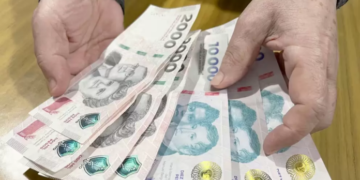 Según un informe de la UBA, el salario mínimo cayó un 30% durante 2024