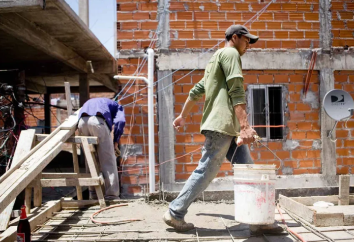 Seis de cada 10 empleados informales viven en un hogar pobre