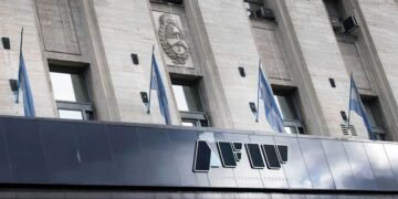ARCA: Javier Milei ordenó reducir 80% los sueldos directivos, achicar estructura y reducir presupuesto