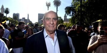 El Gobierno ratificó que convocará a sesiones extraordinarias para tratar la reforma electoral y eliminar las PASO