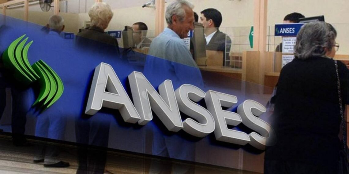 Inicia el pago del bono extraordinario de hasta $70.000 para jubilados y pensionados
