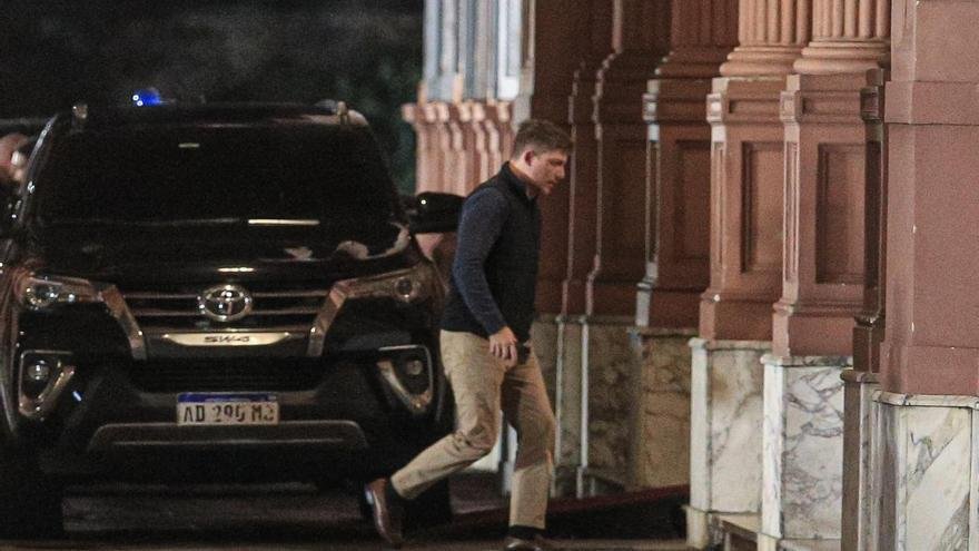 Santiago Caputo mueve los hilos en ARCA para blindar a Vázquez y genera ruido con su tío Toto
