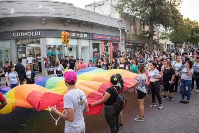 Catamarca se unió a la Marcha Federal LGTBIQ+ en rechazo a las políticas de Milei