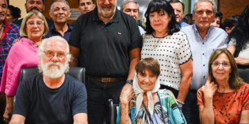 El Gobierno redobla la apuesta ante la «marcha antifascista» y busca discutir los derechos sociales en las legislativas