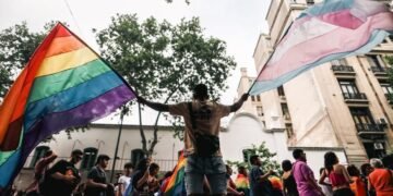 La orgullosa rebelión de la diversidad: miles de personas marcharon contra los discursos de odio del Presidente