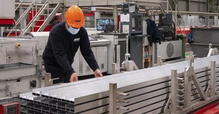 El costo del aluminio y la suba de precios amenazan la competitividad industrial