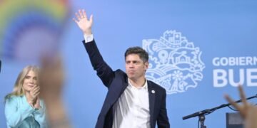 El massismo y La Cámpora redoblan la presión a Kicillof antes de que anuncie un desdoblamiento electoral