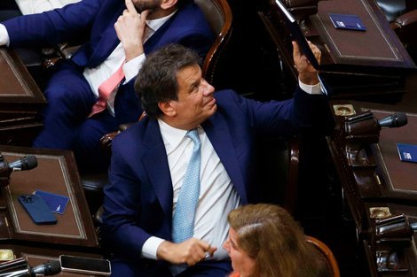 Facundo Manes denunciará a Santiago Caputo por amenazas tras un enfrentamiento en el Congreso