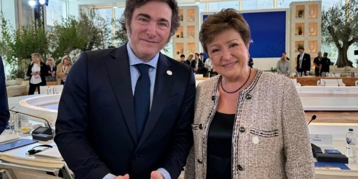 Javier Milei firmó el DNU que habilita el acuerdo con el FMI