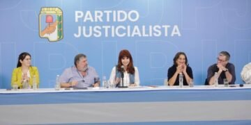 Kicillof: nuevas melodías que se demoran y el escenario indecible de romper con los Kirchner