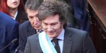 Milei arengó a los suyos en un Congreso semivacío, pidió que le voten un acuerdo con el FMI y prometió “el final del Estado”