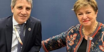 Caputo y Georgieva se reunirán hoy en Washington para monitorear la marcha del programa con el FMI