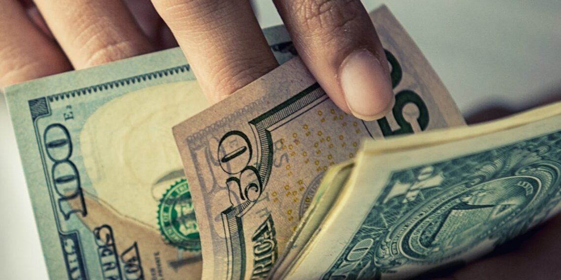 Dólar: el Gobierno evalúa acelerar el levantamiento del cepo