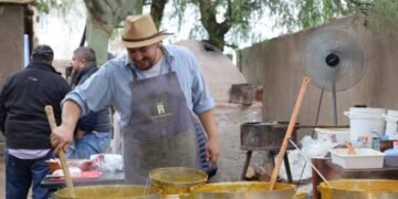 Gran locreada y espectáculo folklórico para festejar el día del trabajador